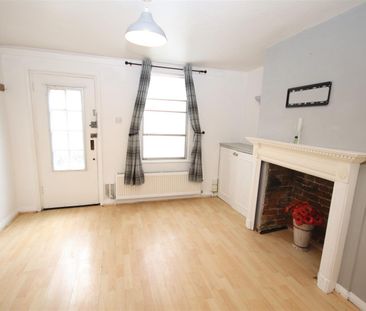 1 bedroom Terraced House to let - Photo 5