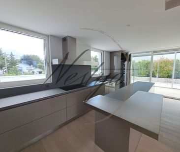 Spacious penthouse with terrace and lake view in Collonge-Bellerive - Photo 2