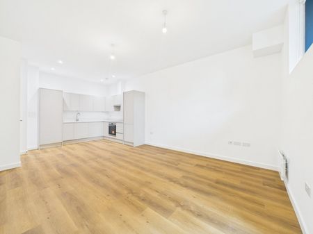 Lakeside East, The Causeway, Staines-Upon-Thames,TW18 - Photo 4