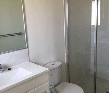 Charming lowset family home! - Photo 6