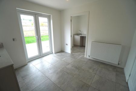 4 bedroom detached house to rent - Photo 5