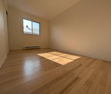 4½ Rénové Ste-Thérèse | 2e étage | Stationnement x2 | Disponible - Photo 2