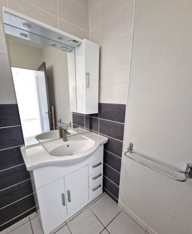 Location Appartement 2 pièces 52m² MONTELIMAR 26200 - Photo 5