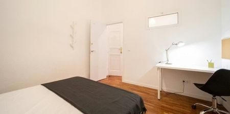 Calle de Fuencarral, Madrid, Community of Madrid 28004 - Photo 2