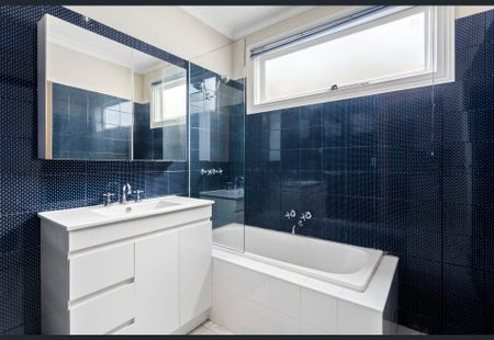 25 Balmoral Street, South Yarra VIC 3141 - House For Rent | Domain - Photo 4