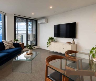 Modern Two Bedroom - Furnished with Stunning City Views - Photo 2