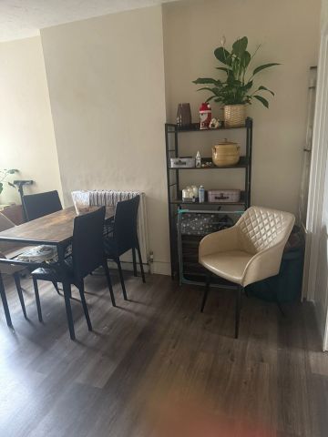 3 Bed End Terrace, Elgar Road South, RG2 - Photo 4