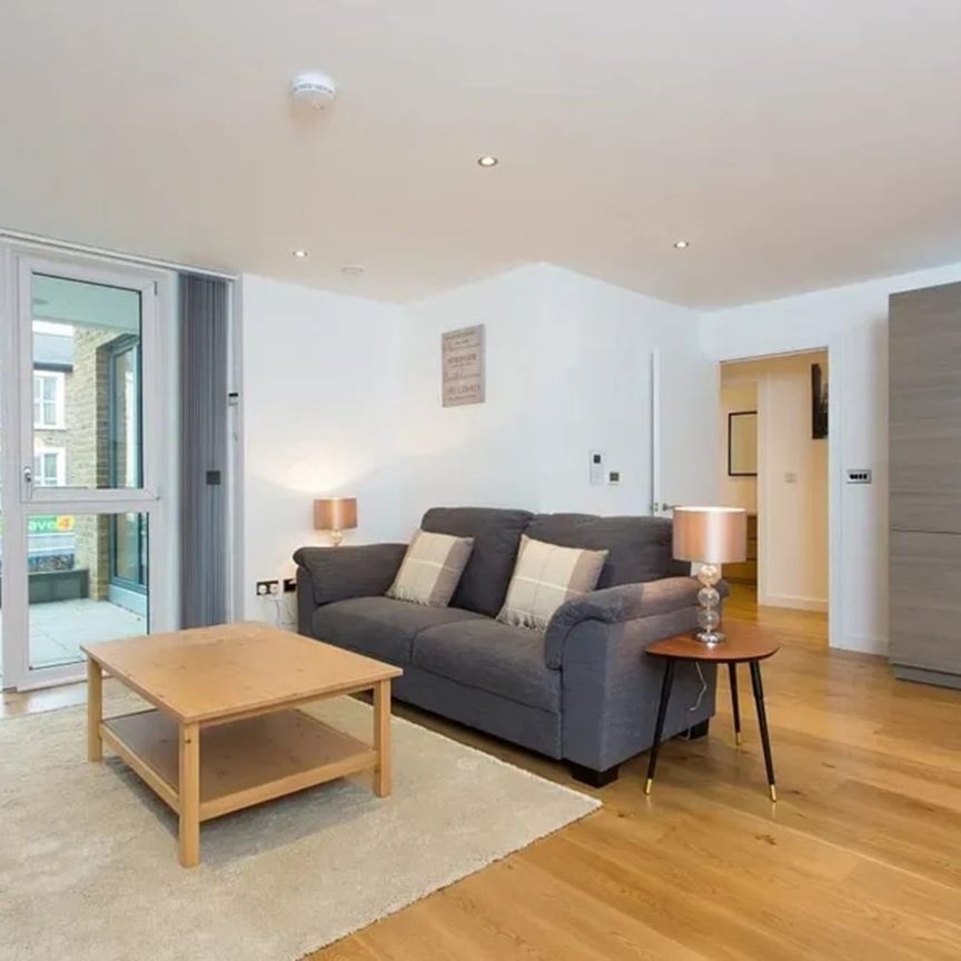 2 Bed Flat, Cambridge Grove, W6 - Photo 1