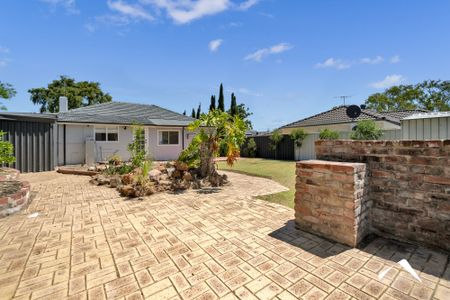 5 Quadea Way, NOLLAMARA WA 6061 - Photo 4