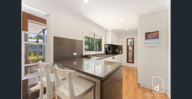 CHARMING FAMILY HOME WITH POOL & LUSH GARDENS - Photo 1