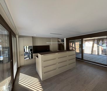 Moderne Neubau 4.5-Zimmer-Maisonette-Wohnung in naturnaher Lage - Foto 2