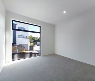 End Townhouse - Four Bedrooms in Mangere Bridge! - Photo 6