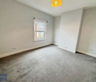 2 bedroom House To Let Total Size: 905 SQ FT - Photo 2