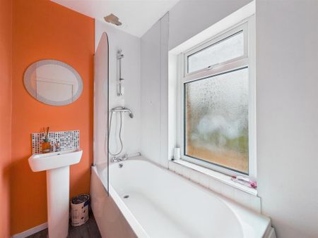 2 bedroom terraced house to rent - Photo 4