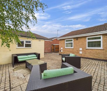 2 bedroom Semi-detached bungalow to rent - Photo 6