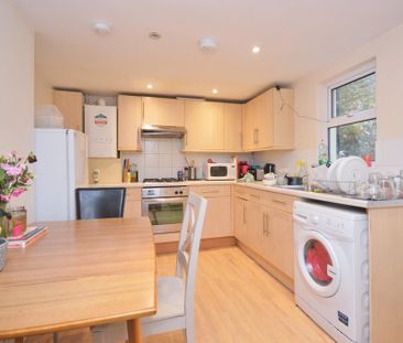 4 bedroom terraced house to rent - Photo 6