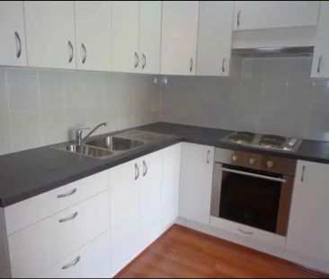 “2 Bedroom house in Blacktown” - Photo 2