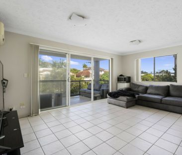 Only meters from the Broadwater... - Photo 1