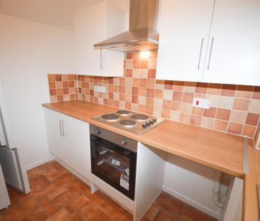 2 bedroom terraced house to rent - Photo 2