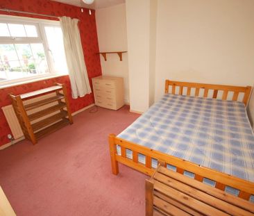 3 bedroom end of terrace house to rent - Photo 4