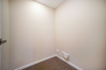 New Townhouse, great location - Photo 5