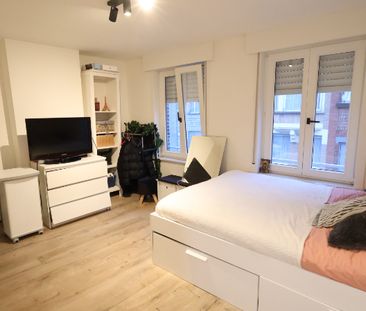 Gerenoveerde rijwoning met 2 slaapkamers en terras - Foto 4