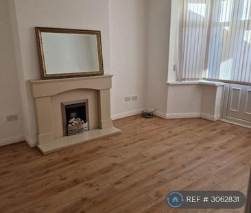 4 bedroom semi-detached house to rent - Photo 1