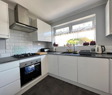 2 bedroom bungalow to rent Tolkien Road, Eastbourne, BN23 - Photo 4
