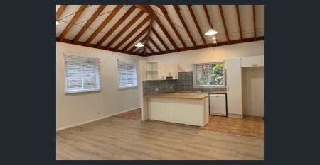 Quiet Freestanding One-Bedroom Cottage with Cathedral Ceilings - Photo 5