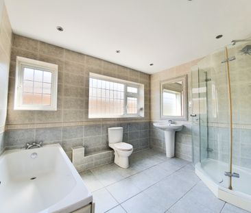 3 bedroom house to rent Galleywood Road, Great Baddow, CM2 - Photo 5