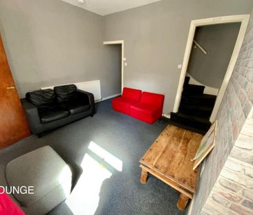 4 bedroom terraced house to rent - Photo 1