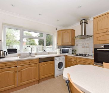 A spacious family home located in the heart of Flackwell Heath on a... - Photo 3