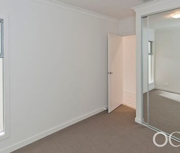 Open the Door to Modern Living - Photo 3