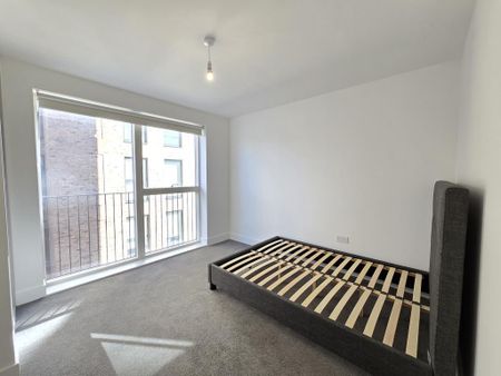 3 bedroom flat to rent - Photo 5