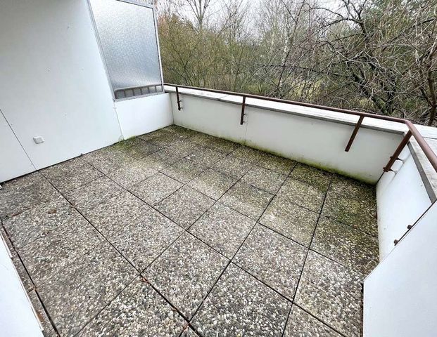 gepflegte 2-Zimmer Wohnung mit gro&szlig;z&uuml;gigem Balkon! - Photo 1