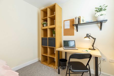 Room 3 - Photo 2