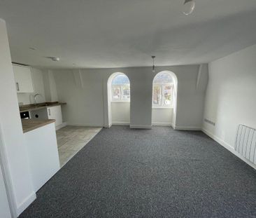 Seaforth Court, Victoria Drive, Eastbourne - One-Bedroom Flat - Photo 5