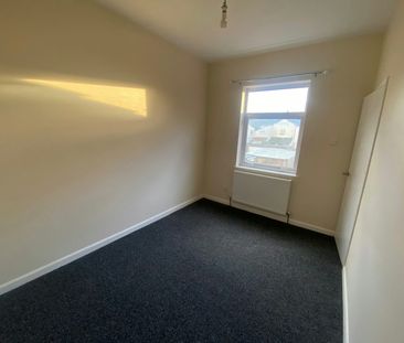 Terraced House to rent on - Photo 2