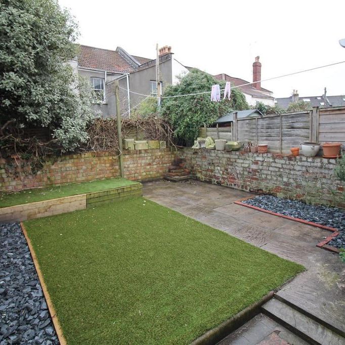 2 bedroom terraced house to rent - Photo 1