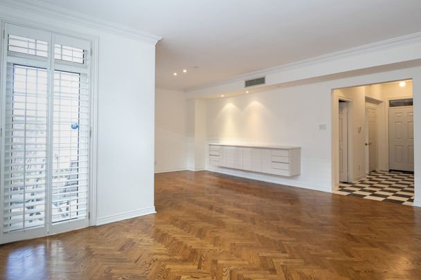 For Lease - 2289 Lakeshore Boulevard Unit# 129, Toronto, Ontario - Photo 1