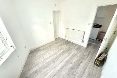 Clifton Road - Photo 2