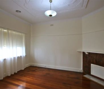 “Comfort on Rosamond Road” - Photo 4