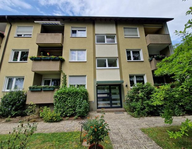 Helle Gepflegte 2,5-Zimmer Wohnung mit Balkon und Garage - Foto 1