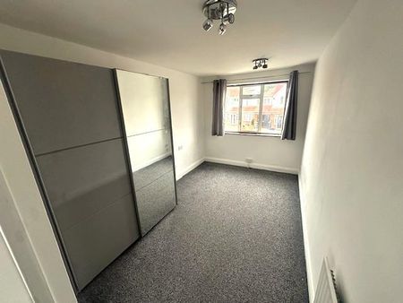 6 bedroom semi-detached house to rent - Photo 5