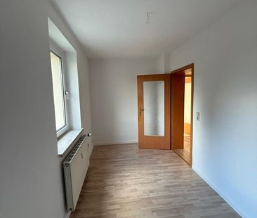 Wohnen im GrÃ¼nen - 3 Raum Wohnung Hartenstein ab 05/2025 zu vermieten - Photo 1