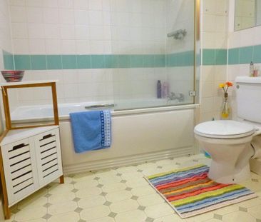 2 bedroom flat to rent - Photo 5