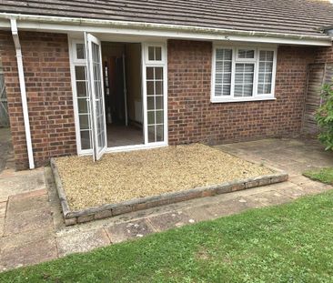 2 bedroom bungalow to rent - Photo 1