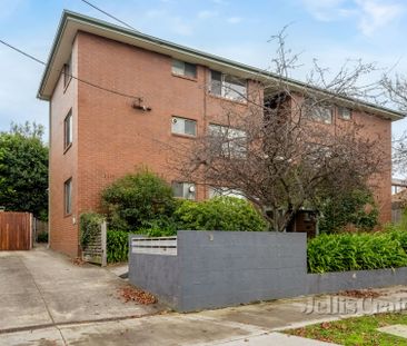 2/15 McKinley Ave, Malvern - Photo 2