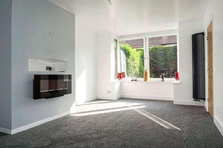 Lisburn Road, Manchester, M40 - Photo 3