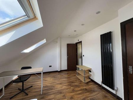 Caistor Park Road, E15 - Photo 5